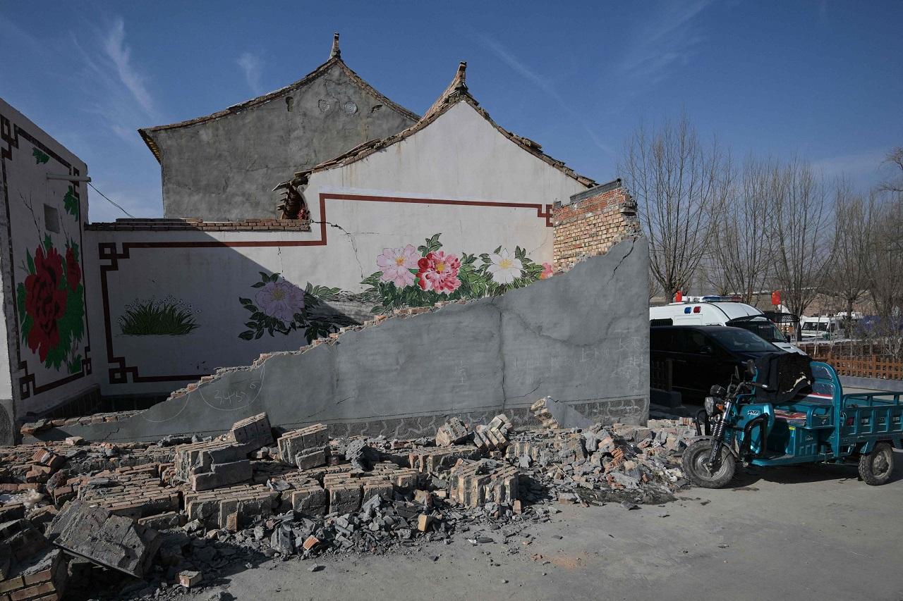 A total of 113 people were killed in the Gansu, while the death toll in the neighbouring Qinghai province in the Himalayan region has risen to 18 from 14 on Tuesday, with 16 others still missing in the quake, the deadliest in nine years