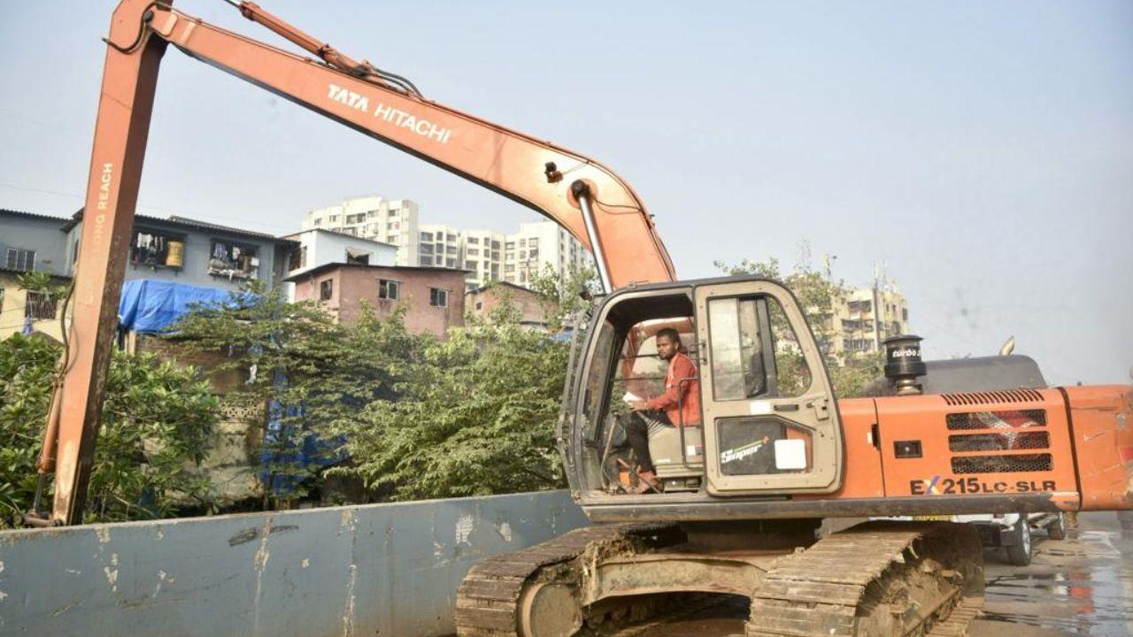 This national campaign aims to tidy up streets, roads, and public infrastructure across urban, rural, and town areas.