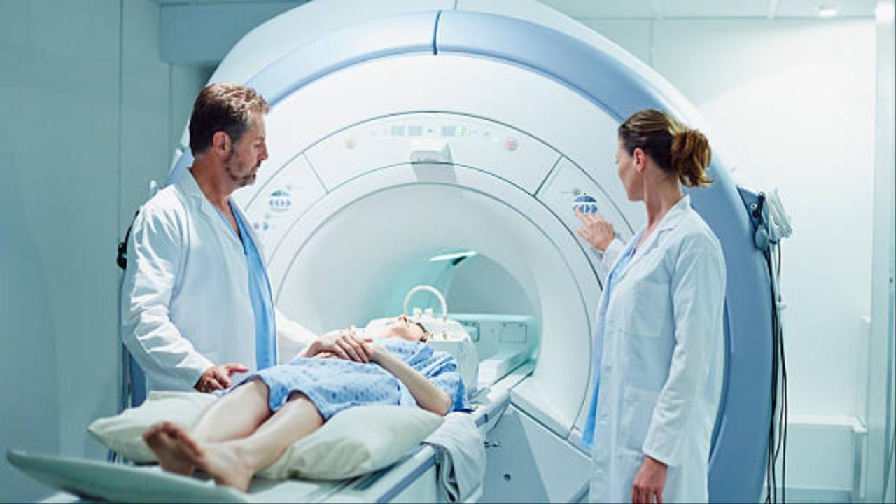 AI-powered software scrutinises MRIs, CT scans, and echocardiograms, accurately spotting heart structure changes and arterial plaque. Predictive models leverage patient data to foresee CVD risks, aiding in early intervention planning. 