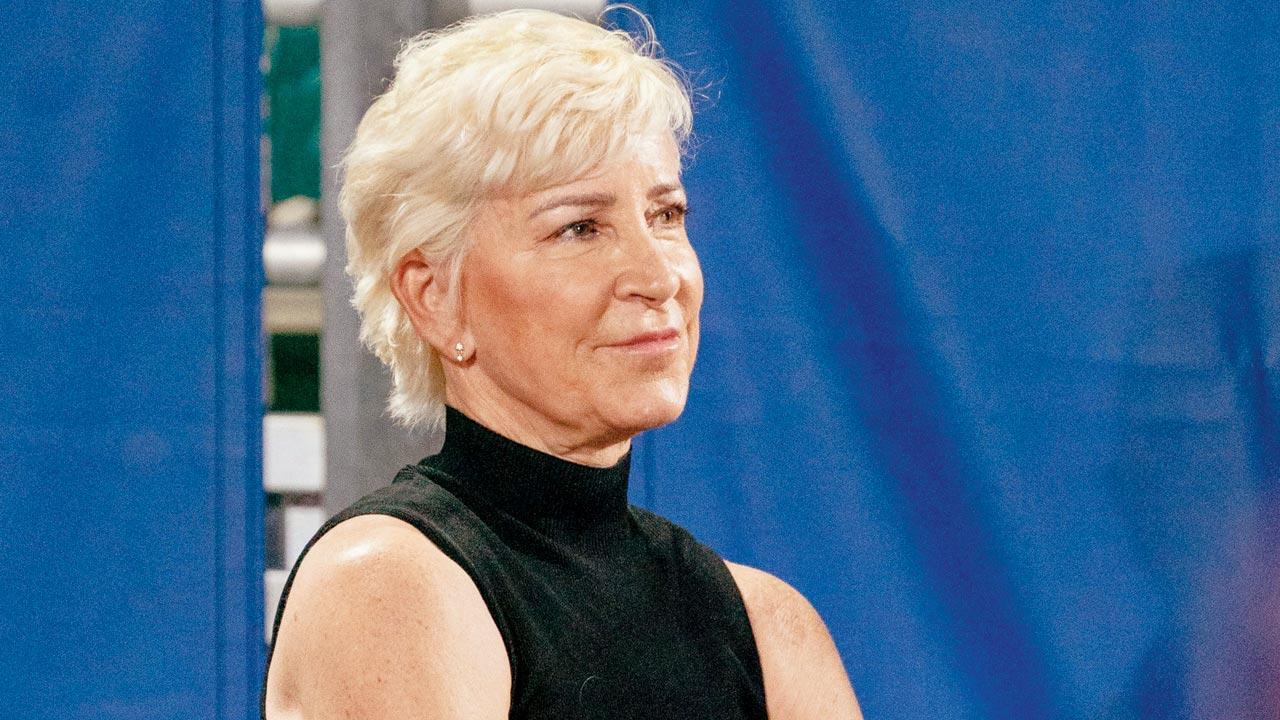 Cancer forces Evert to miss Oz Open
