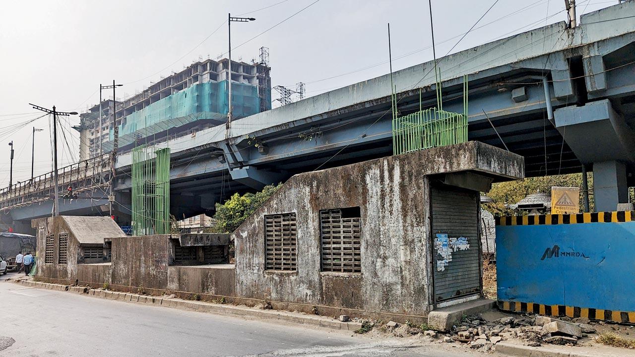 The Siddharth Colony station, at Kurla signal; The Kurla end of the now-dropped Amar Mahal Junction Metro station