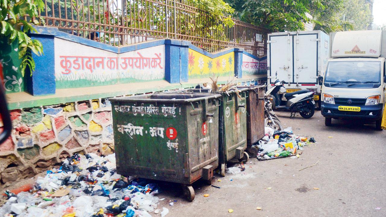 An overflowing community bin in Dharavi. Pic/Sayyed Sameer Abedi