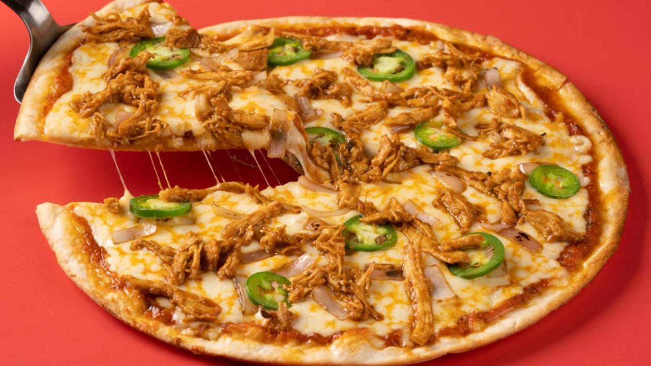 Mumbai gets a new cloud kitchen serving delectable 11-inch pizzas