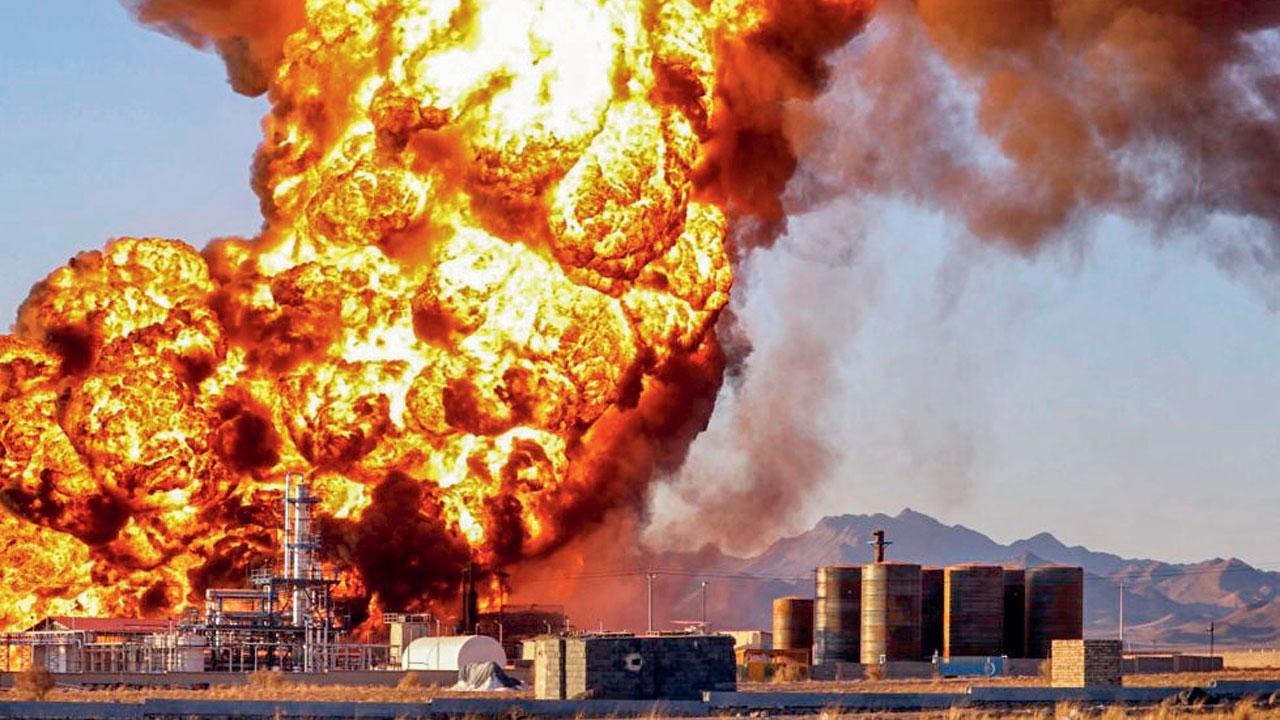 Massive explosion rocks hydrocarbon refinery in Iran
