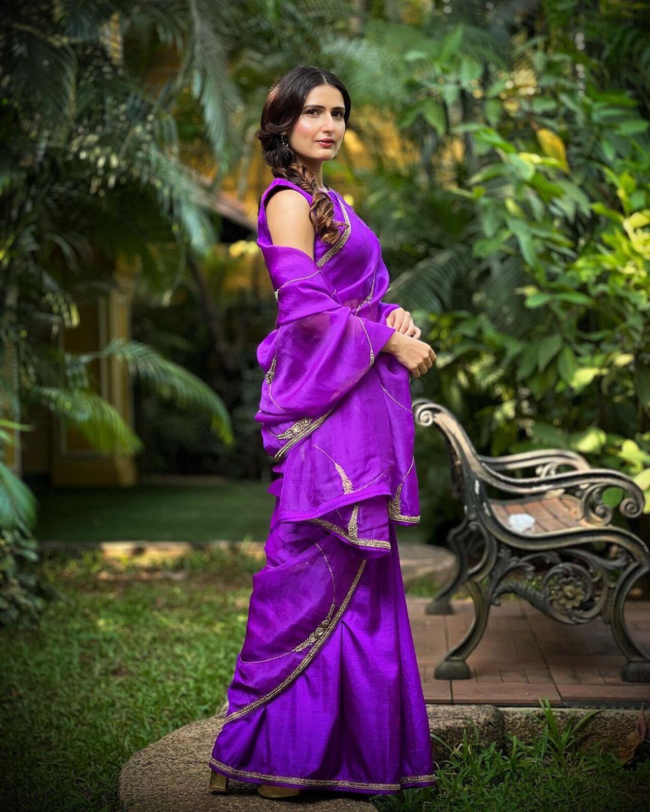 Fatima's plain purple saree are goals. The look of the actress can be a big hit if you want to attend any family function