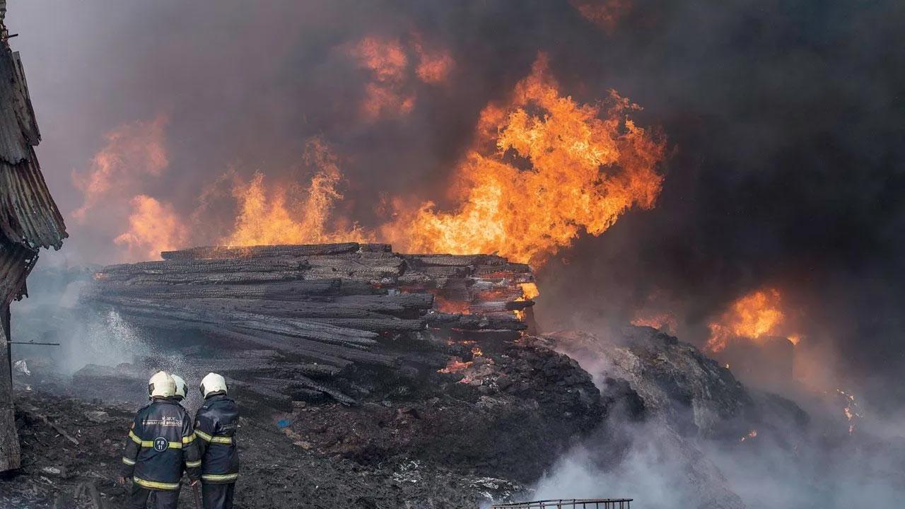 Mumbai: Two dead after major fire in four-storey building near Girgaon Chowpatty