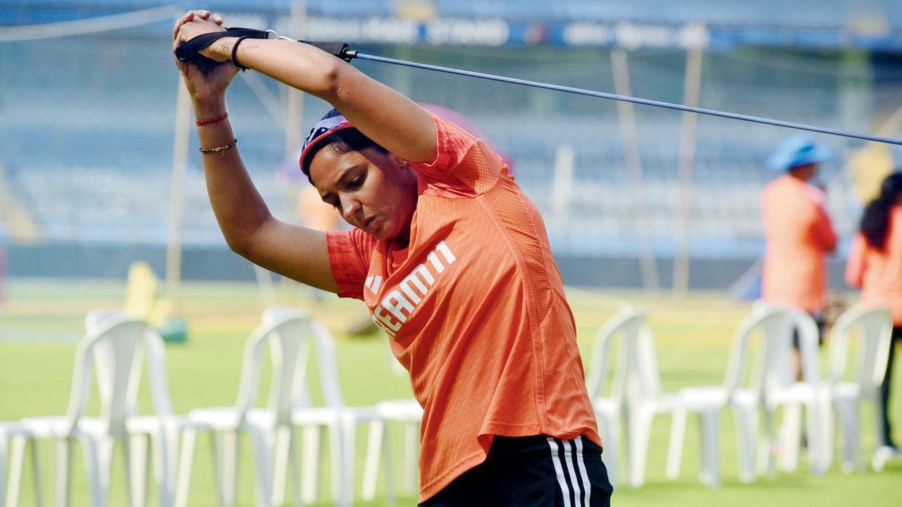 1280px x 720px - Time To Rein In Harmanpreet | Mumbai News - Times of India