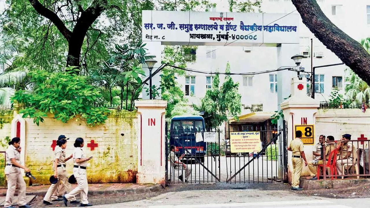 Mumbai: JJ hospital resident doctors threaten strike