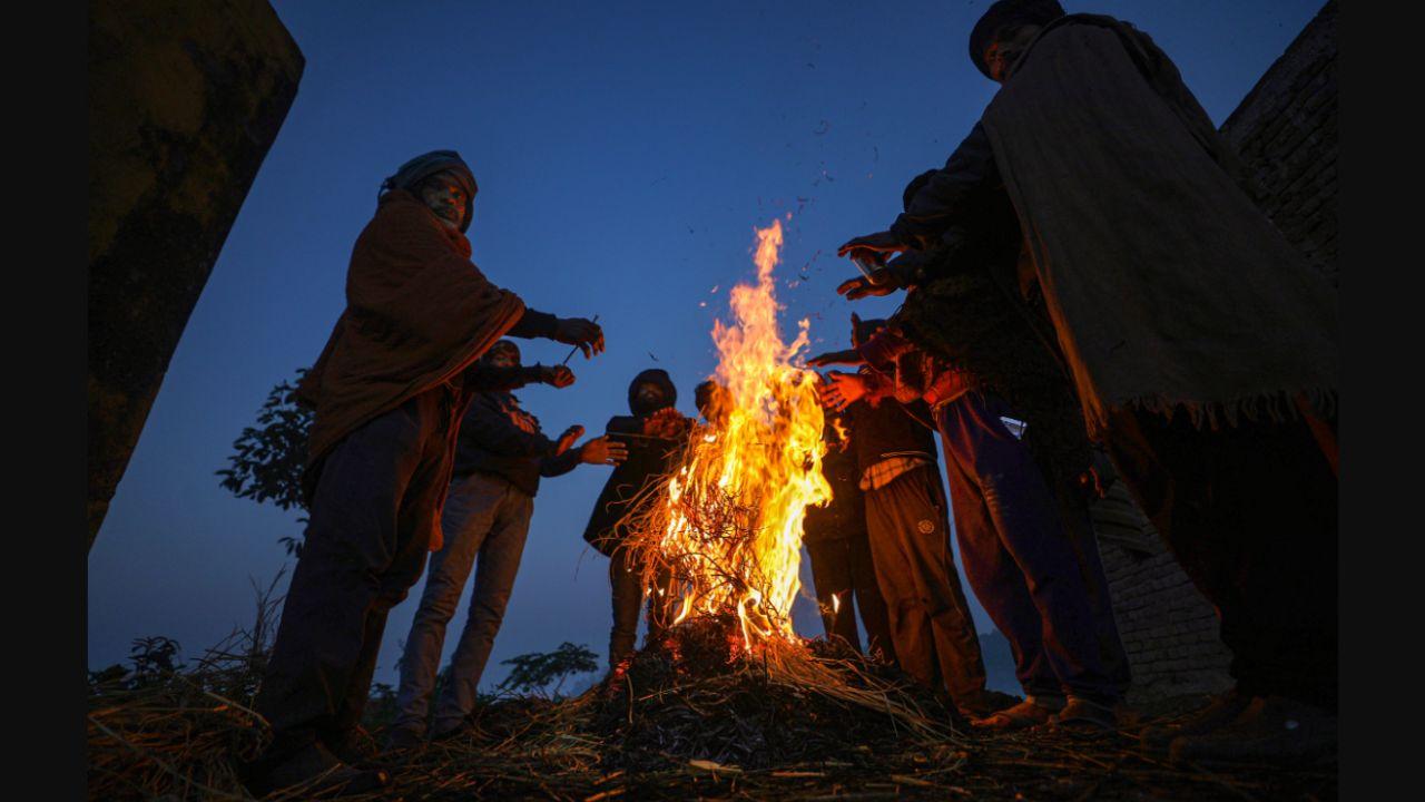 Srinagar, known as the summer capital of Jammu and Kashmir, reported a low temperature of minus 3.5 degrees Celsius on Thursday night. This indicated an improvement from the preceding night when temperatures had dropped to minus 5.4 degrees Celsius, marking the city's coldest night this winter.