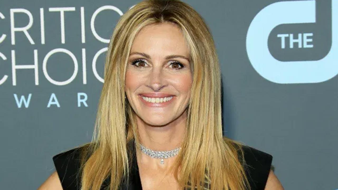 Julia Roberts reveals why she chose to share rare photo of her twins on social media