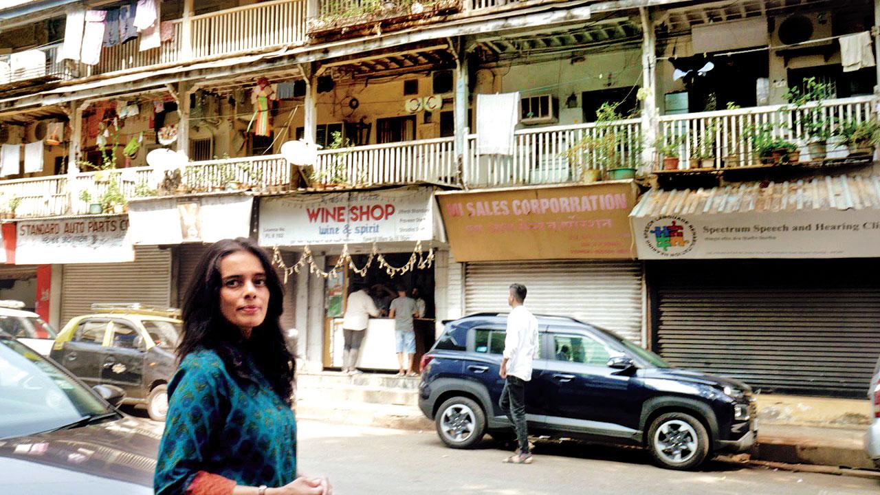 The author in front of Khatryachi Chawl on VP Road in Girgaon