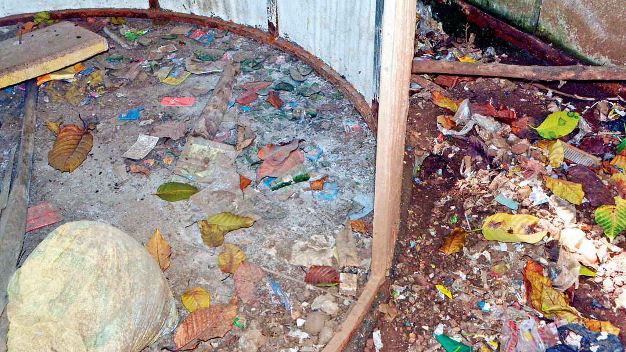 The neglected Appa Saheb Patil Garden at Lokmanya Nagar in Thane on Sunday. Pics/Satej Shinde