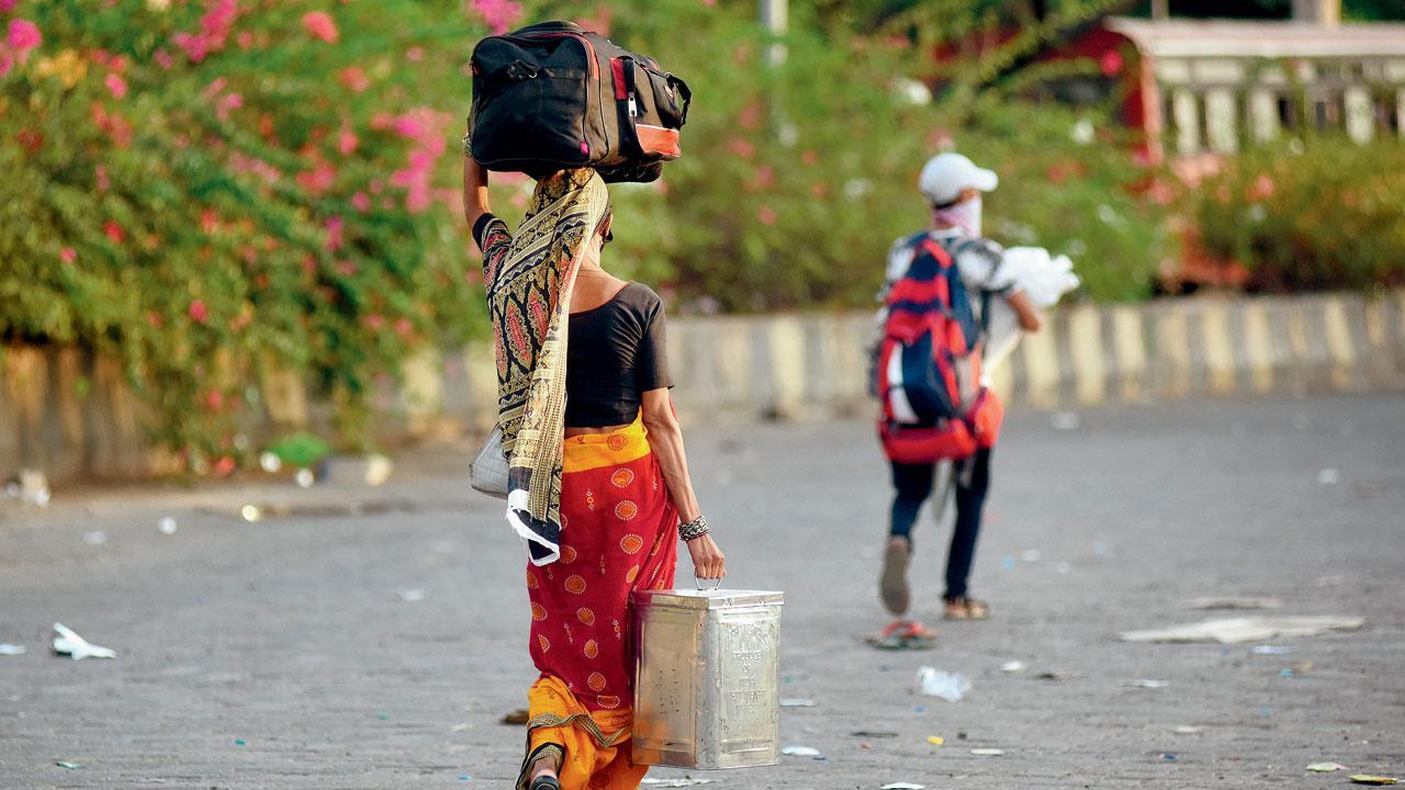 Data of all illegal migrants not possible: Centre to SC