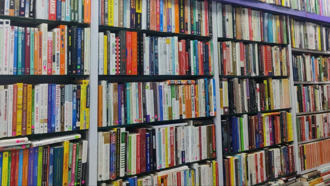 Besides this, Ashish Book Centre also organises book fairs six times a year in cities like Mumbai, Thane, Ahmedabad and Baroda. This helps Nissar to reach out to more readers and drive sales. Photo Courtesy: Aakanksha Ahire 