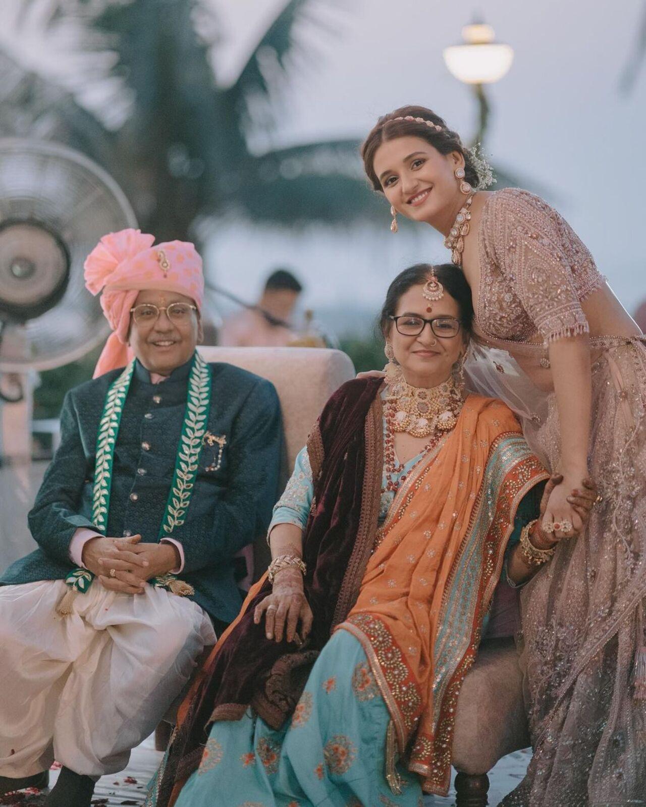 Shakti Mohan also shared a series of pictures from the wedding. In this pic, Shakti posed with her parents
