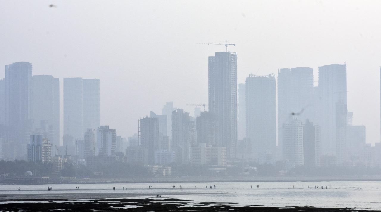 Mumbai`s air quality continues to remain in `moderate` category, AQI at 130