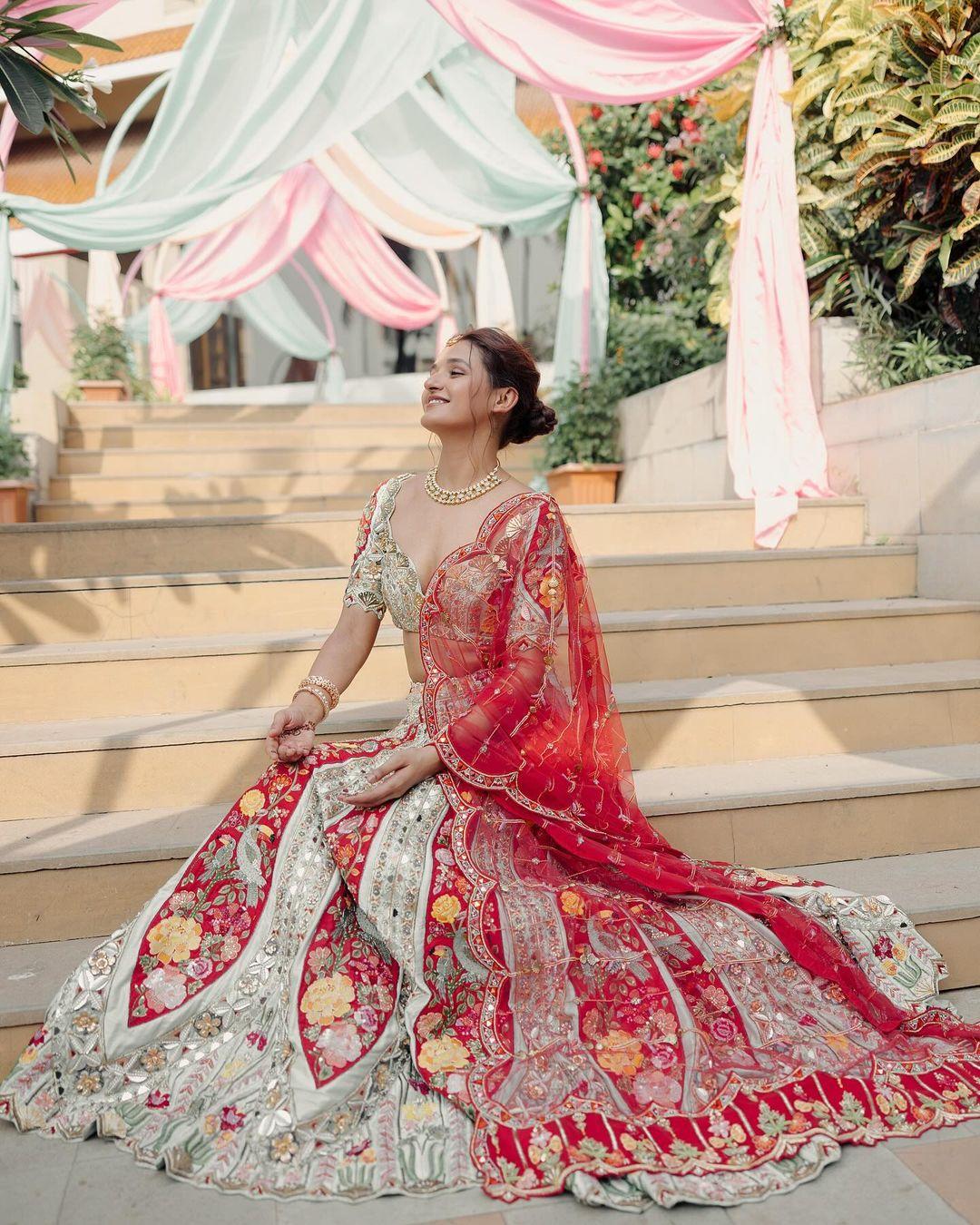 For the special occasion, Shakti opted for a heavily embroidered lehenga set paired with a matching blouse and dupatta. The choreographer tied her hair in a chic bun and added intricate jewellery to finish her look
