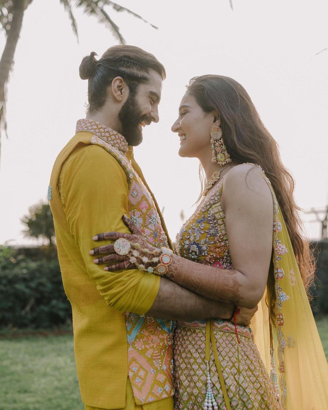 The two looked totally head over heels for each other, and we can't take our eyes off this beautiful couple