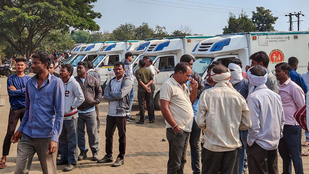 The police intervened to disperse the gathering that had blocked the Amravati-Nagpur road near the factory entrance. Security measures were heightened to maintain order.