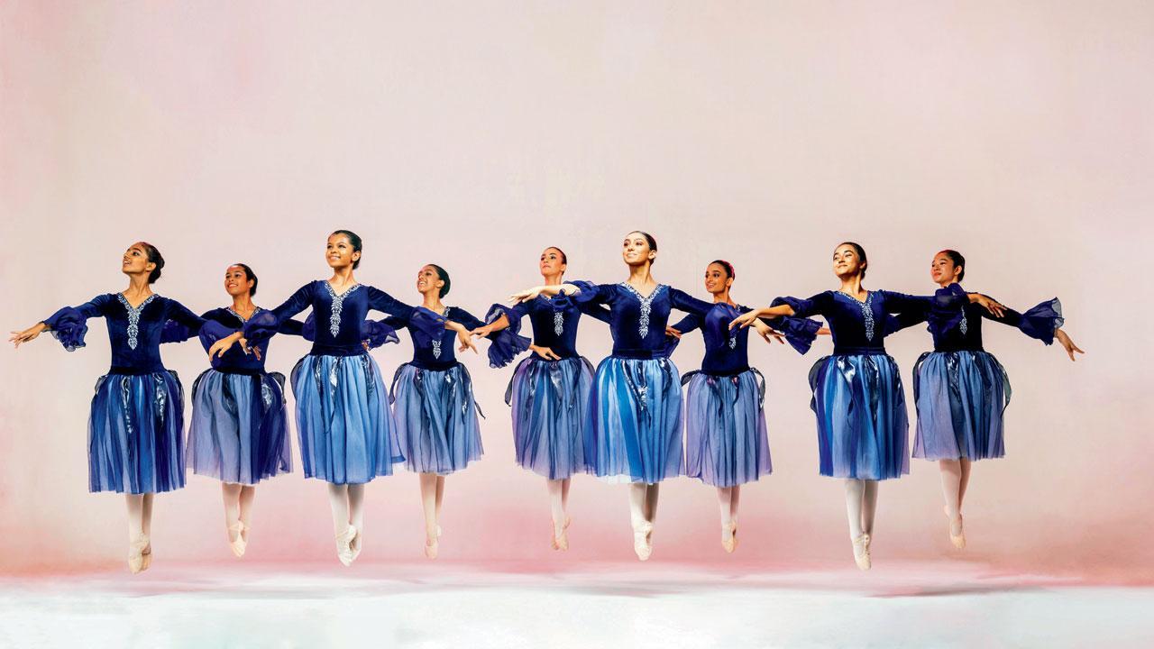 Carols on pointe