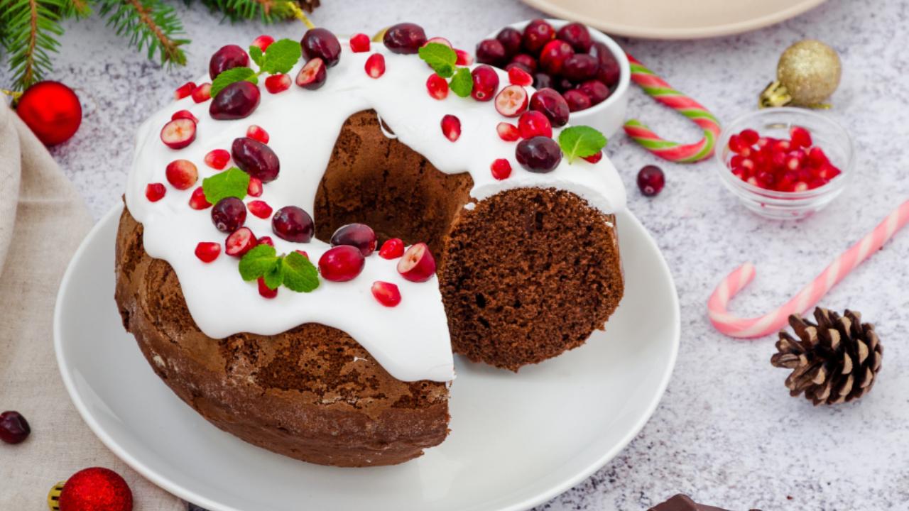 At JW Marriot Mumbai Juhu, Nicholas Fernandes, who is the executive pastry chef at the five-star property, wants you to make a no-bake Christmas wreath cake, bringing all the festive cheer to the table. It is a delightful blend of pistachios, crushed biscuits and dried cranberries bound together with condensed milk and rum. Shaped into a wreath and covered in decadent white chocolate, with rosemary and cranberries.
