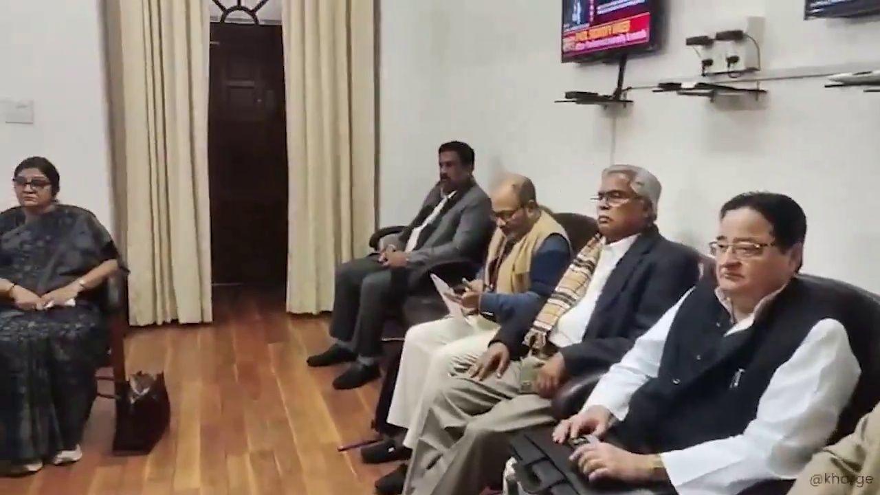 The Opposition leaders emphasised on the necessity of discussing this matter in both houses of Parliament.