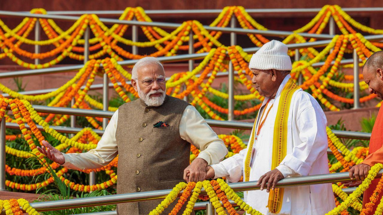 Accompanied by Uttar Pradesh Chief Minister Yogi Adityanath, PM Modi explored the vast expanse of the meditation centre, showcasing its capacity to accommodate 20,000 individuals simultaneously for meditation sessions.