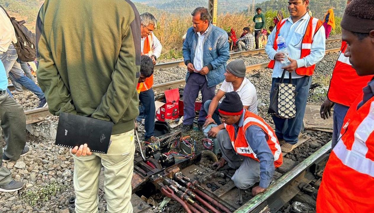 Restoration work between Kasara-Igatpuri completed after goods train derailment
