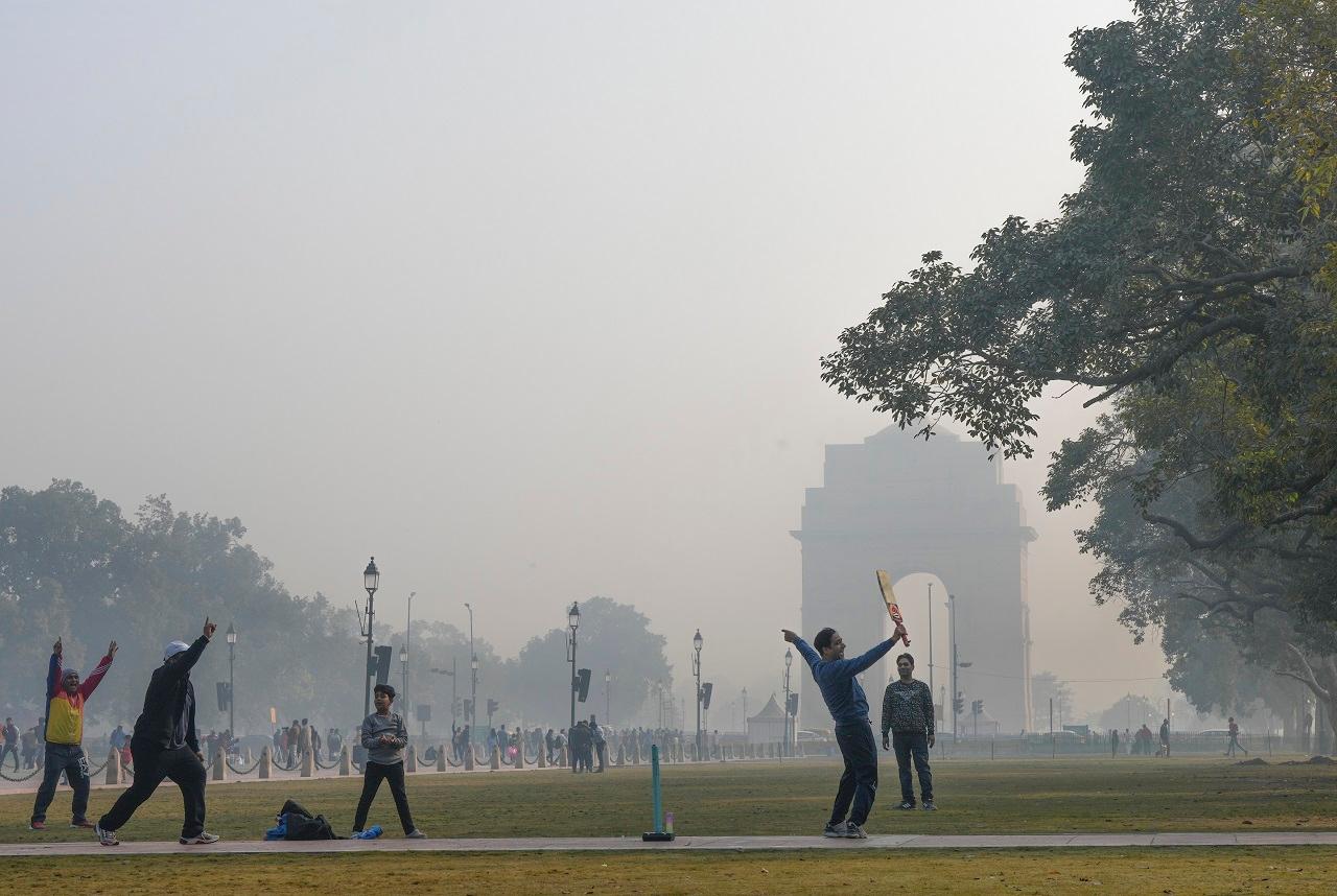 According to a weather forecast, very dense fog is likely to be witnessed in isolated pockets of Delhi and surrounding areas