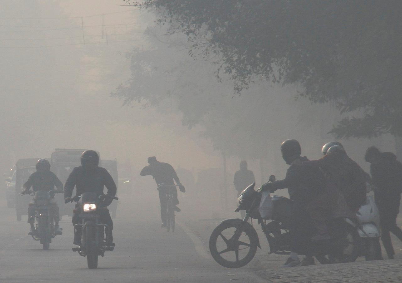 A thick layer of fog engulfed the city on Monday as well as the minimum temperature settled at 7.8 degrees Celsius