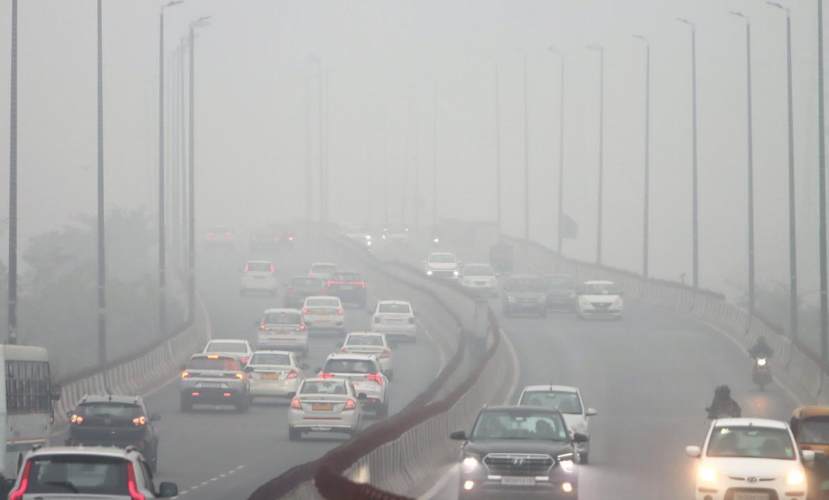 Visibility improves in Delhi, dense to moderate fog in isolated areas