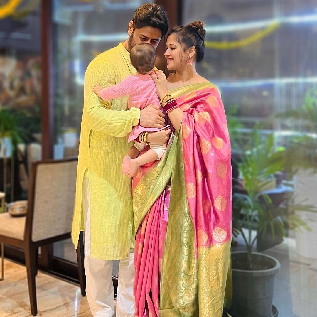 Mohit Raina and Aditi Chandra
On 17 March Mohit Raina and his wife Aditi Sharma became parents to a baby girl. The Mahadev actor announced the birth of his little angle by sharing a picture in which Mohit and Aditi are seen holding the tiny hands of their little one