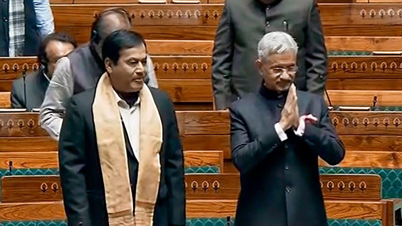Despite the Chairman's explanation about the ongoing investigation into the security breach incident and the assurance of a thorough inquiry, the opposition members continued their agitation, urging for the Leader of the Opposition to address the House.
