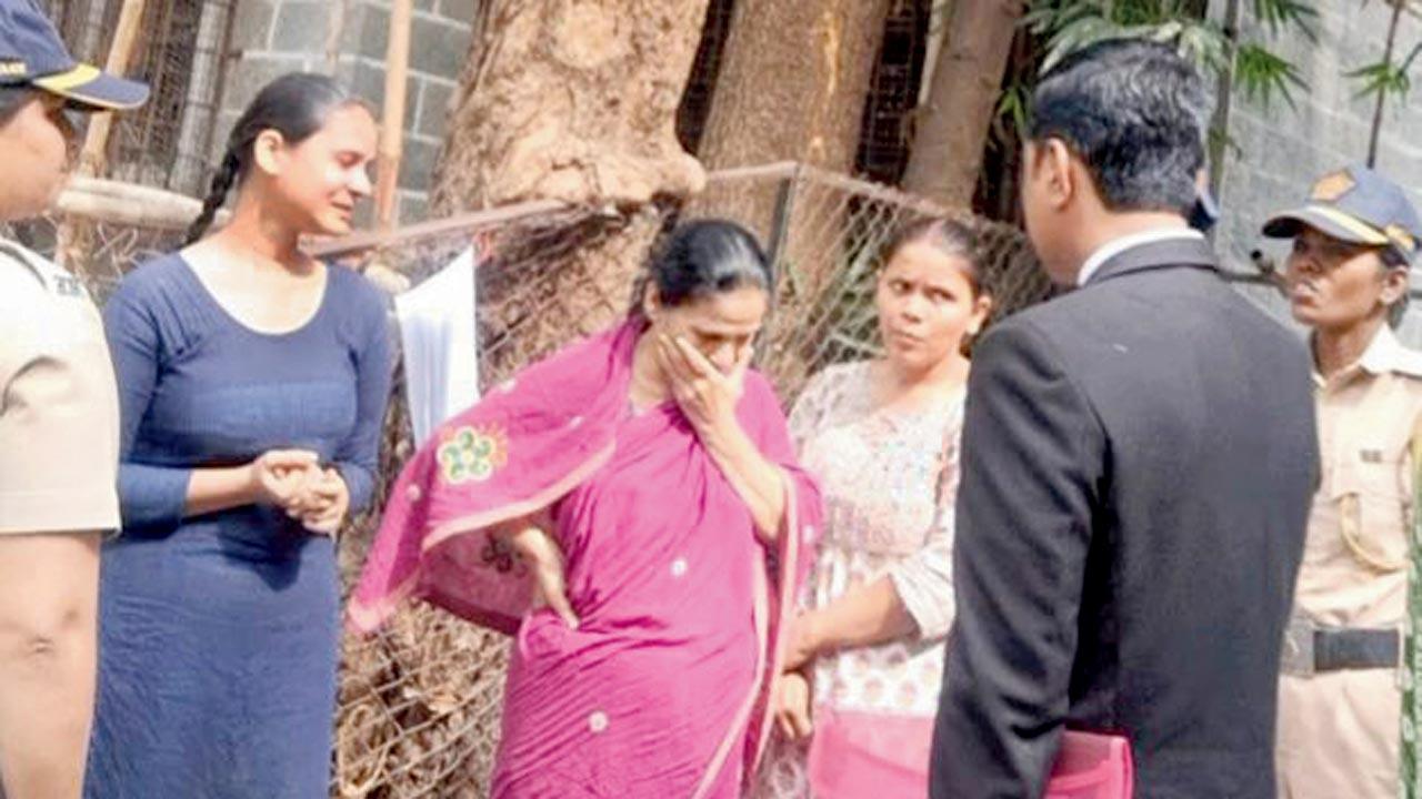 Mumbai: Police arrest three women of a family for drug peddling