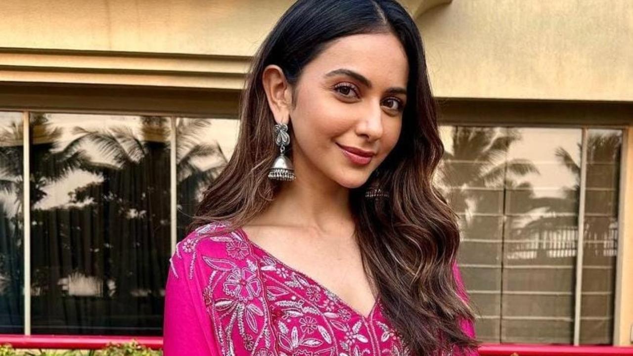 'Long work hours, sleepless nights': Rakul Preet Singh pens note after wrapping up her next film