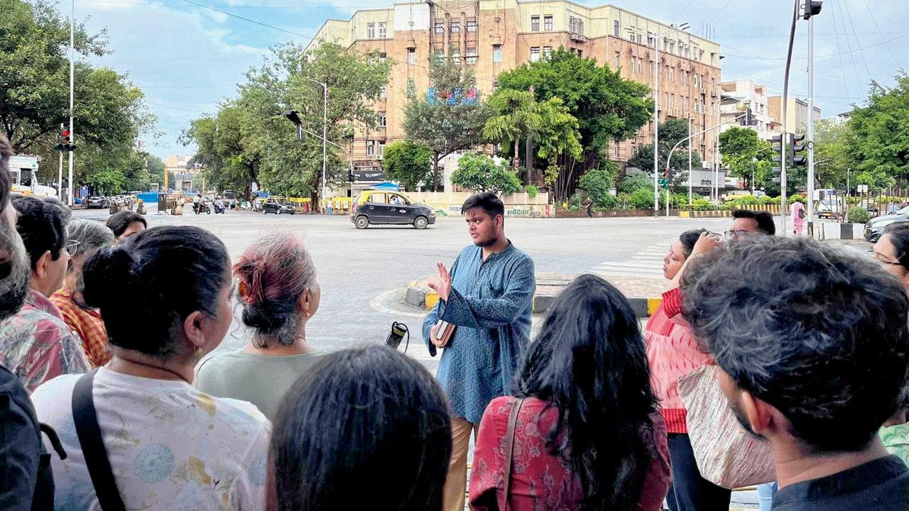 An earlier guided tour in Mumbai 