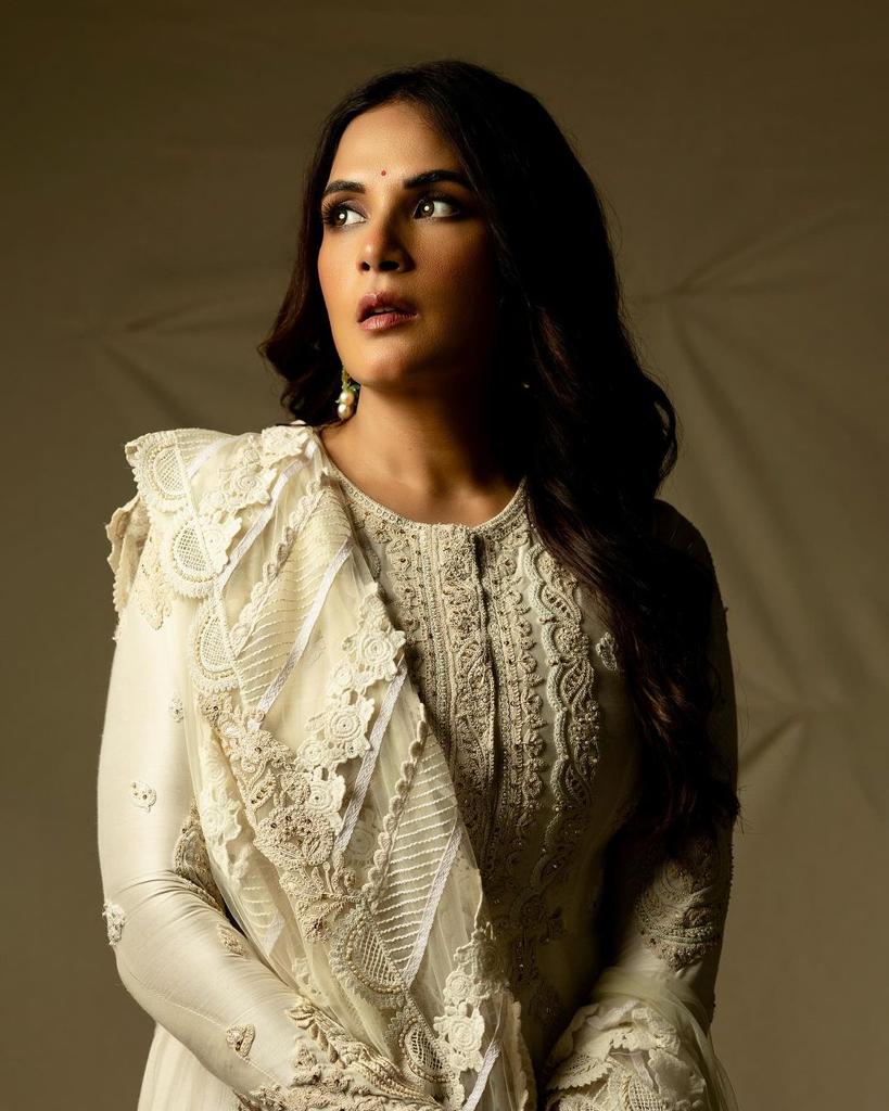 Richa Chadha paired this elegant outfit with earrings and stylish footwear