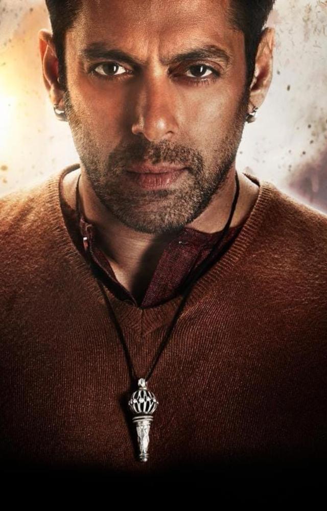 Salman Khan gives a flawless performance as Pawan Kumar Chaturvedi in the blockbuster `Bajrangi Bhaijaan`, which is his highly appreciated performance