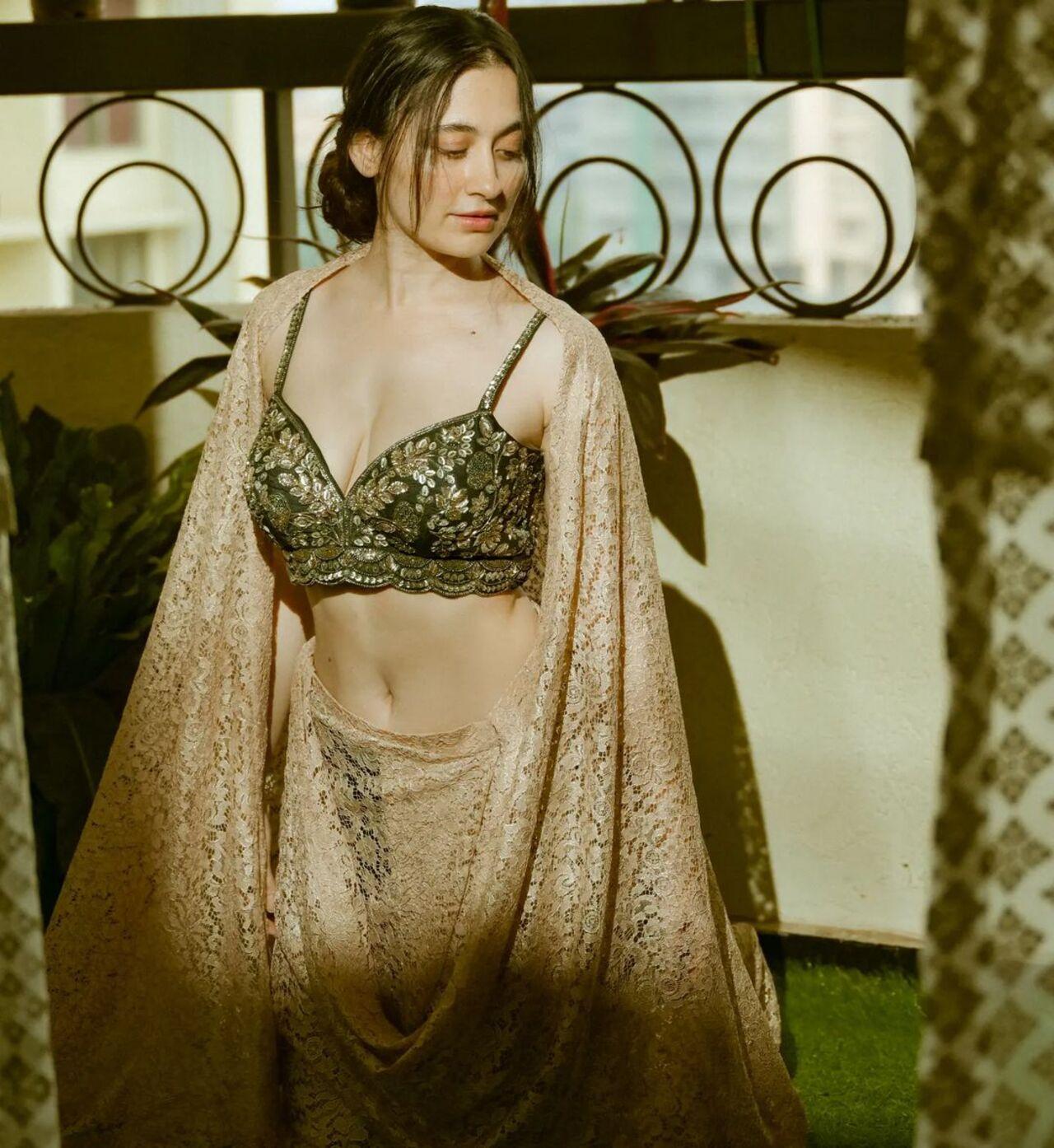 Sanjeeda Sheikh's traditional looks are always on point. In this look, the actress wore a stunning golden lehenga and paired it with a contrasting green blouse, striking a perfect balance