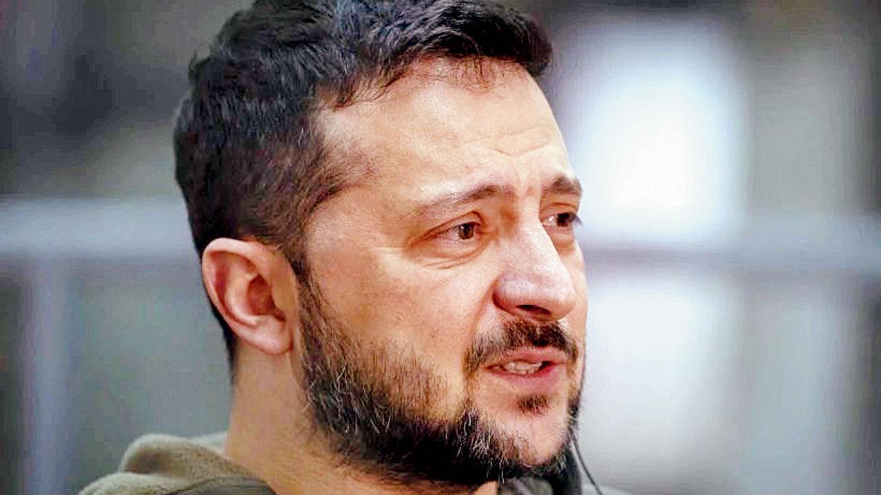 Volodymyr Zelensky visits Capitol Hill as aid package risks collapse