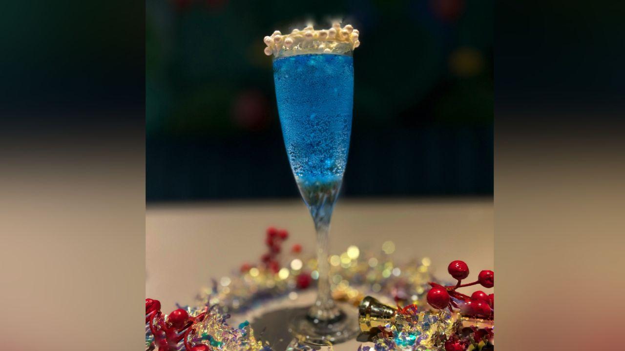 If you love wine, then make the best of both worlds by adding some vodka to it. At Poco Loco, Megha Datwani, founder of Poco Loco Tapas Bar, wants you to experiment with the spirit by making Winter Wonderland. It has sparkling wine, vodka and blue curacao come together perfectly for this drink.