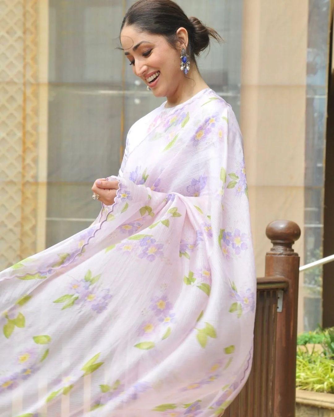 Simplicity, grace, and elegance are all words that can be used to describe the beautiful look of Yami. Whether it's for brunch or a pooja, this look will certainly come to your rescue