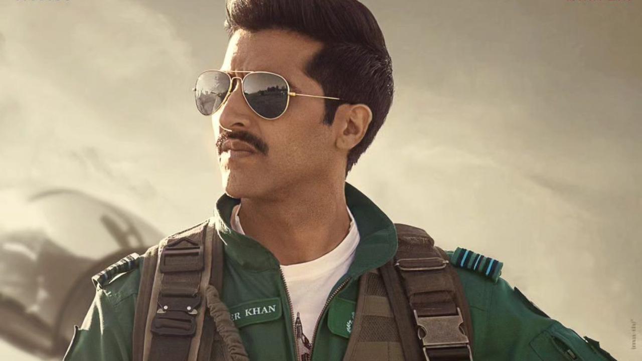 Fighter: Meet Akshay Oberoi as Squadron Leader Basheer Khan in new poster