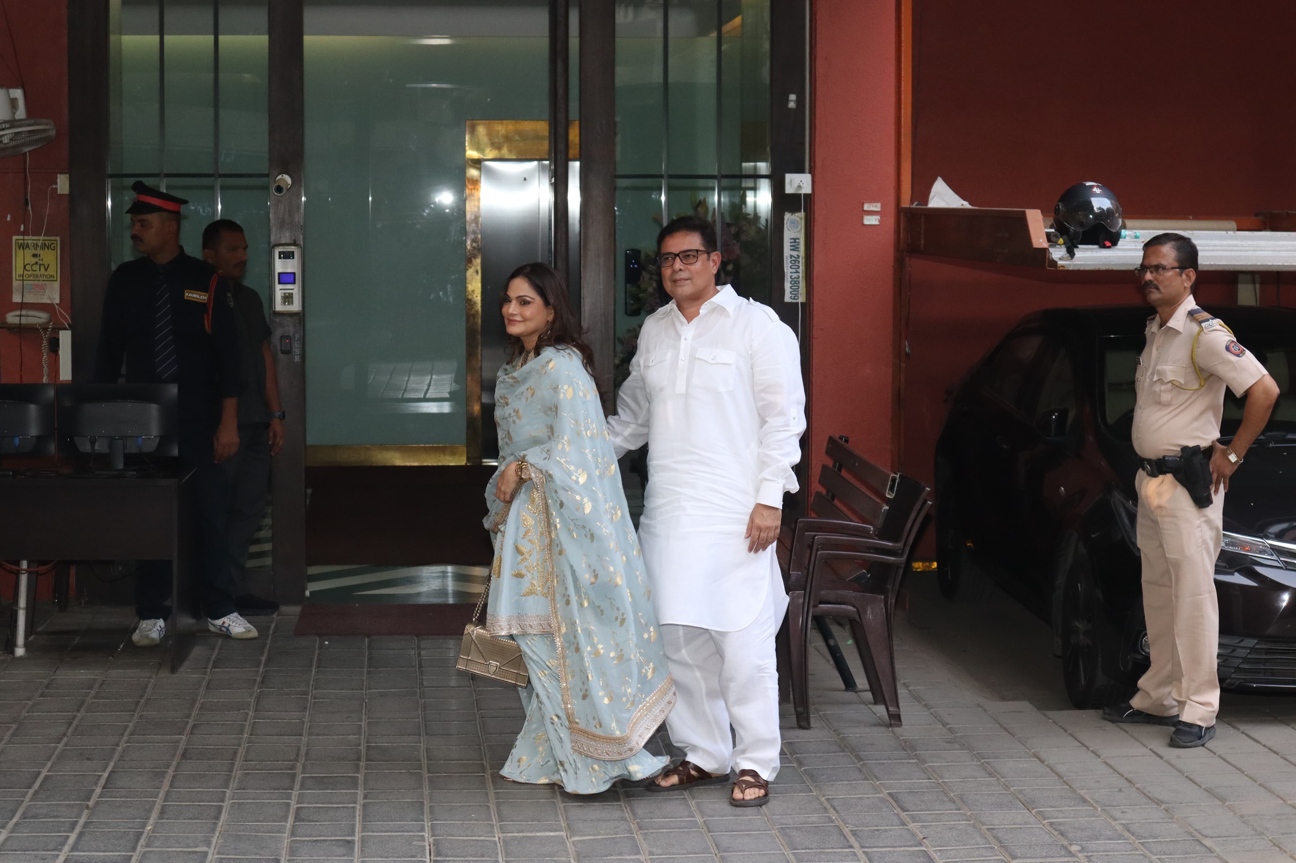 Atul Agnihotri and Alvira Khan Agnihotri walked hand-in-hand as they came to be a part of Arbaaz Khan's big day
