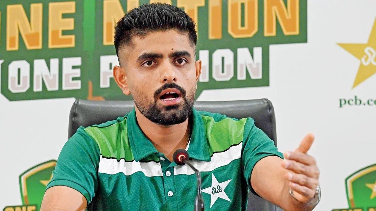 Pak chief selector Riaz assures Babar he won’t be rested for NZ T20I series