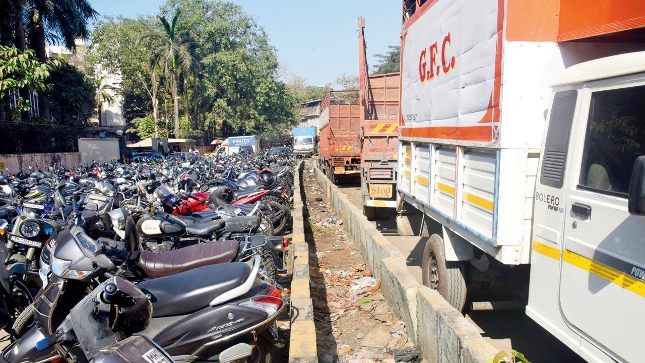 Mumbai: Four months on, Chandivli road no closer to reality