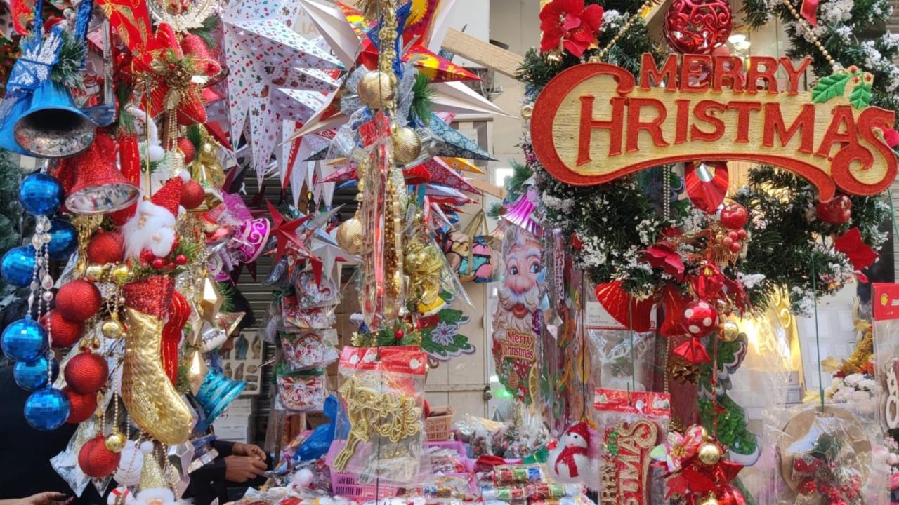 You can find a star-shaped lantern, crib set, decorations for the tree, fancy Christmassy headbands, fairy lights, streamers, wreaths, baubles, bells, Santa socks, reindeer, and much more at a variety of prices depending on the size of each item. Photo Courtesy: Amogh Golatkar
