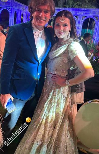 Dr.Anjali Hooda even struck a pose next to Chunky Pandey at the reception