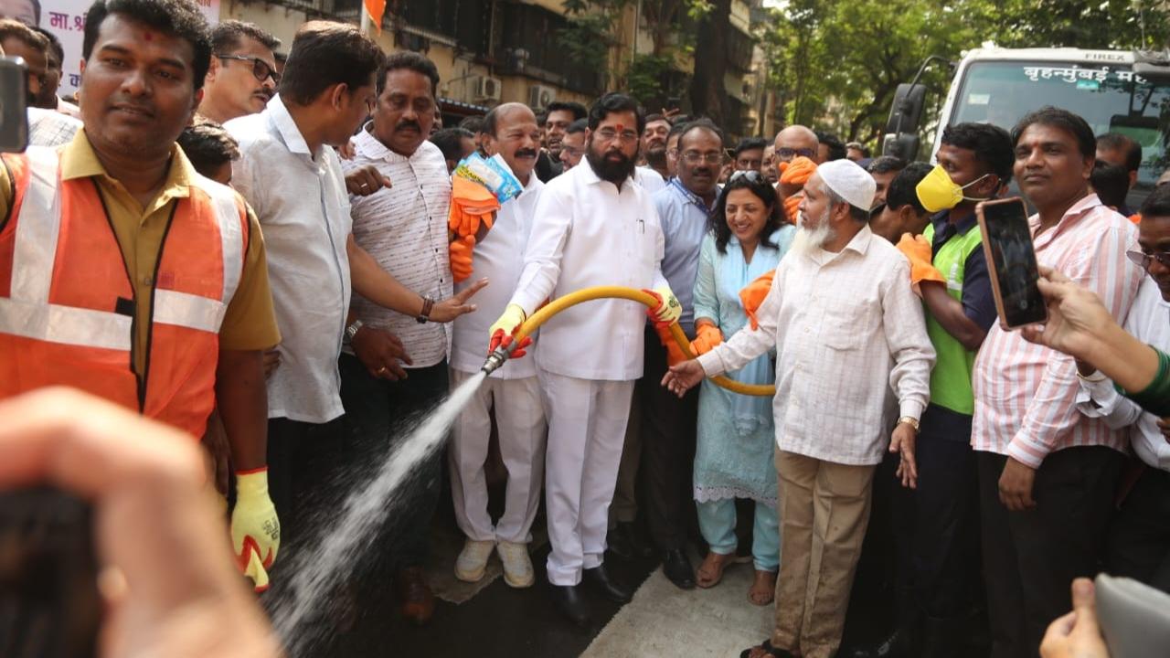 In the past week, CM Shinde has been seen leading by example and actively participating in the cleanliness drives conducted weekly, demonstrating a spontaneous and voluntary commitment to the cause