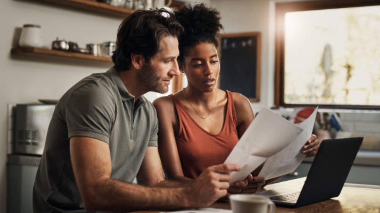 Here are six expert tips that can help couples manage their finance together. Photo Courtesy: iStock 
